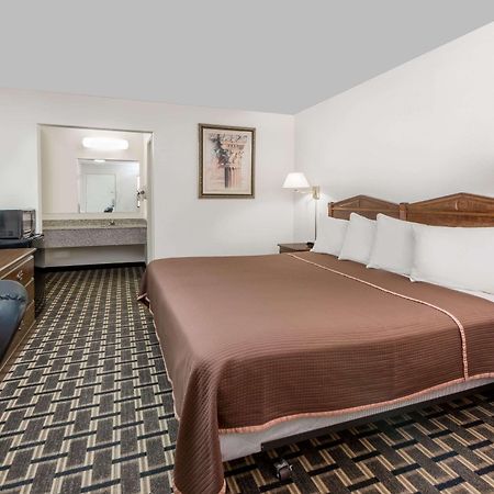Knights Inn - Slaton Екстер'єр фото